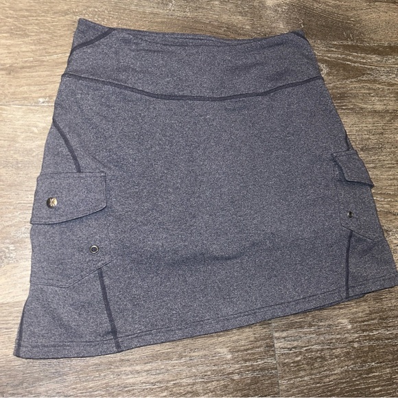 Athleta Oasis Cargo X Small Pull On Skirt Skort 4" Shorts Gray 903951 XS - Picture 2 of 6